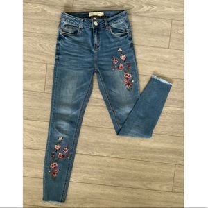 Blue jeans with floral print